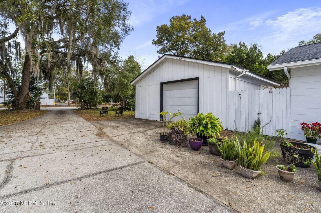 Photo of 517 CLINTON Drive