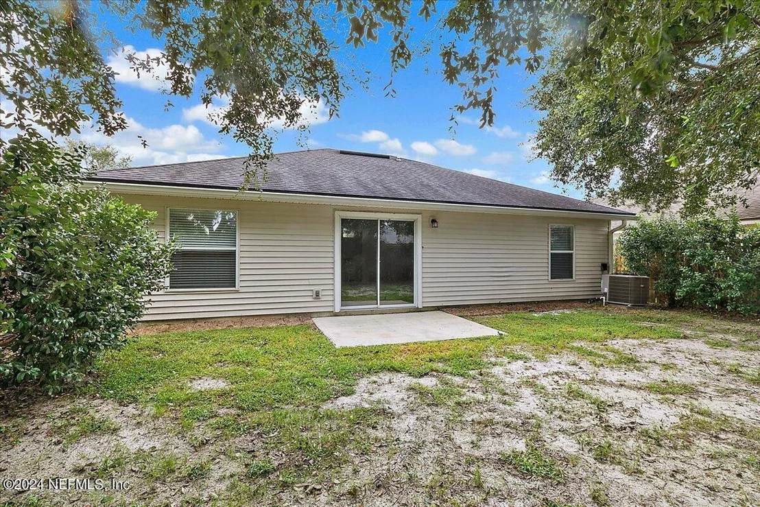 Photo of 1221 MACLAREN Street