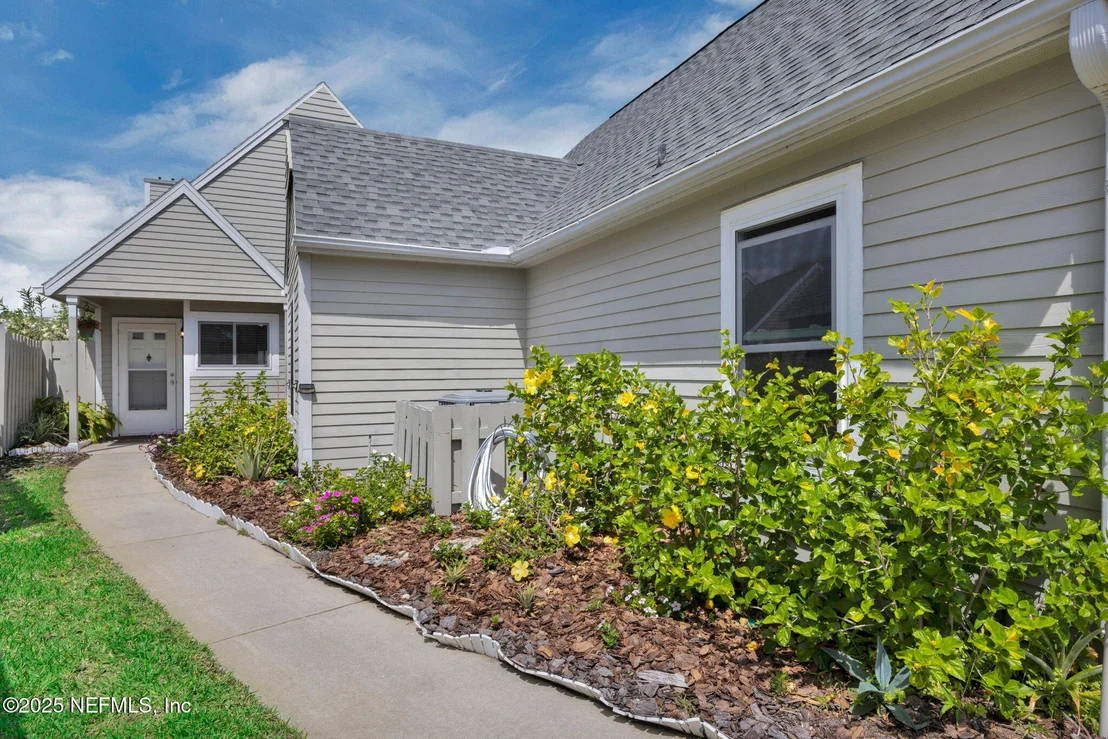 Photo of 107 HAMMOCK Circle
