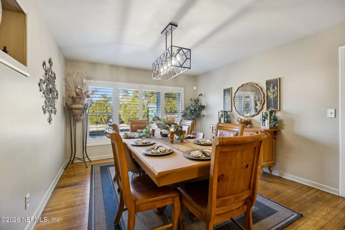 Photo of 3330 LANSDELL Drive