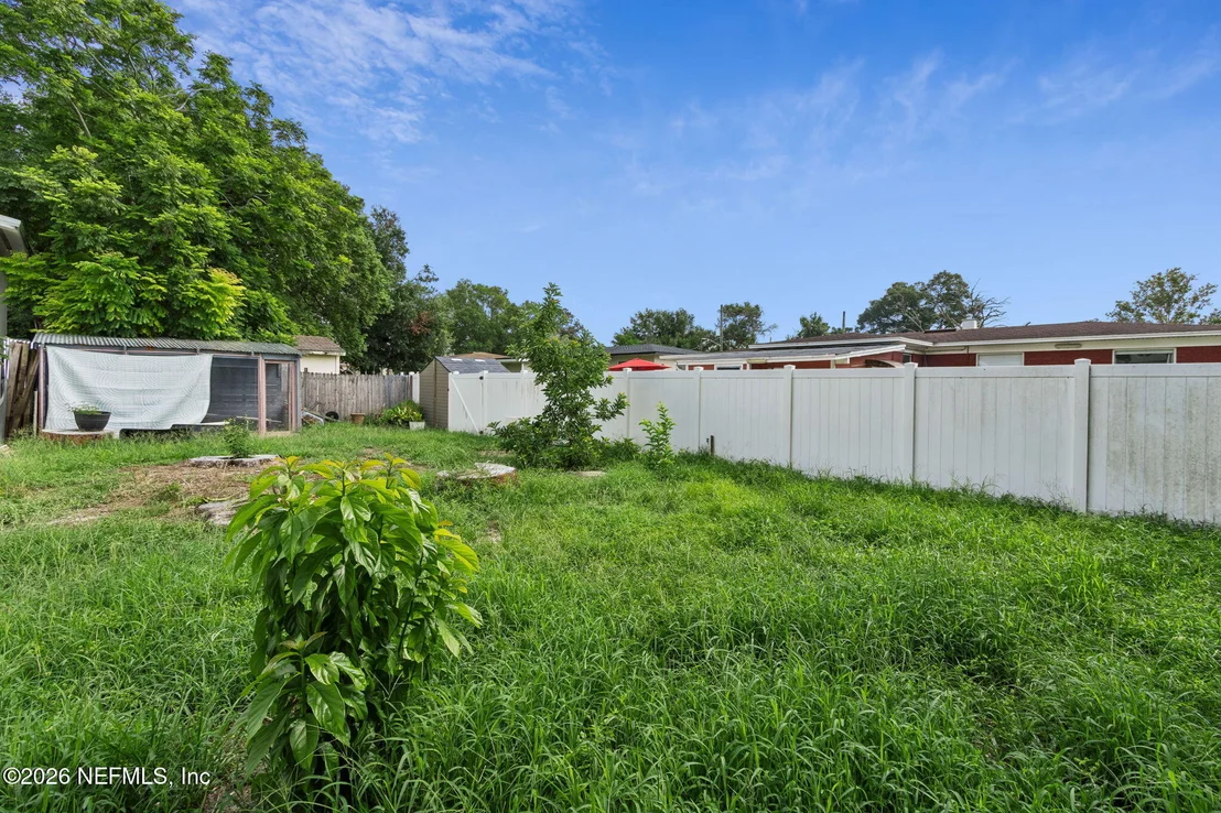 Photo of 2426 LIGUSTRUM Road