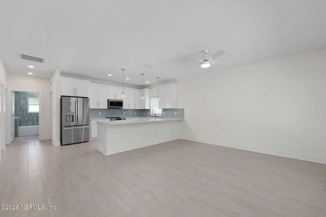 Photo of 878 W 4TH Street