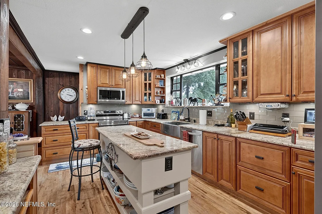 Photo of 1375 CEDAR BAY Road