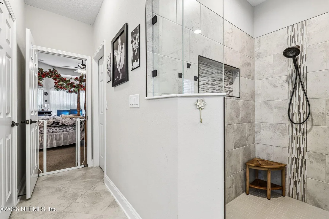 Photo of 910 LAUREL VALLEY Drive