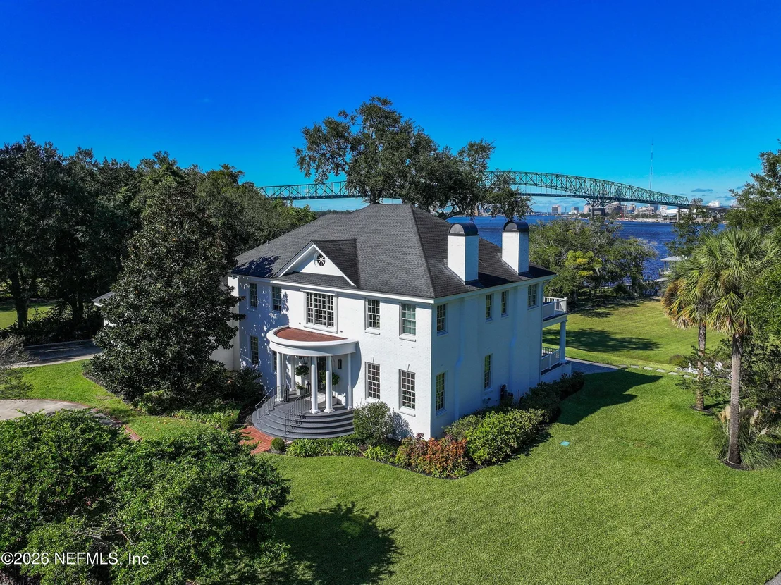 Photo of 4626 RIVER POINT Road W