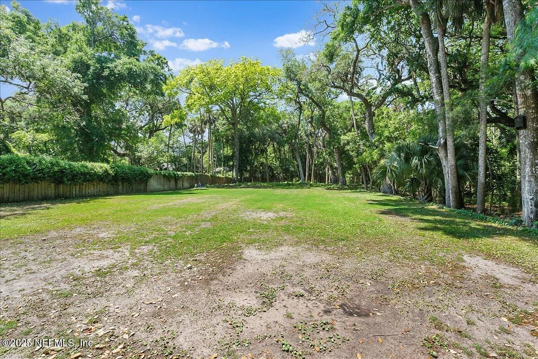 Photo of 2446 SEMINOLE Road
