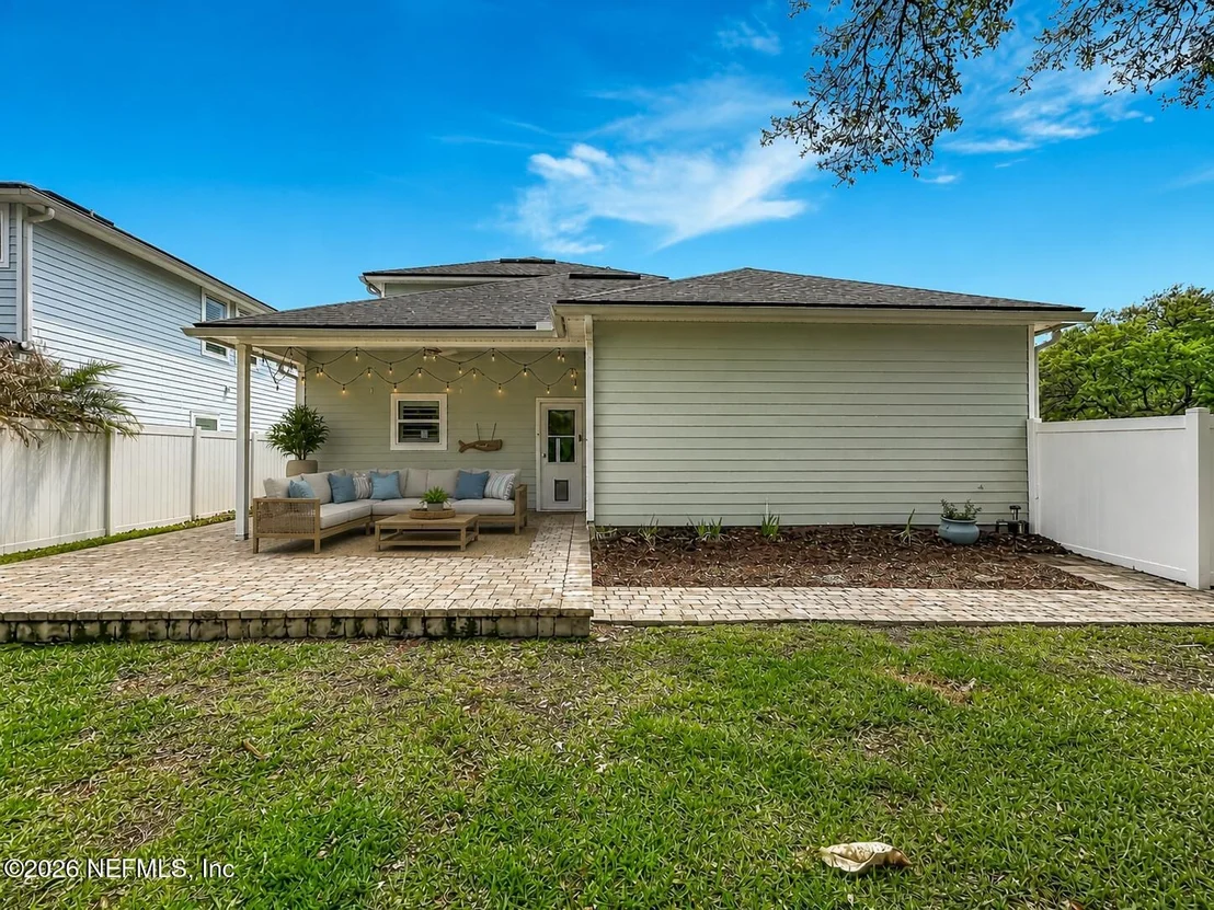 Photo of 3976 PALM Way