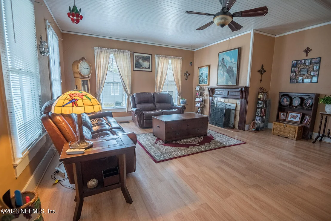 Photo of 404 N CHERRY Street
