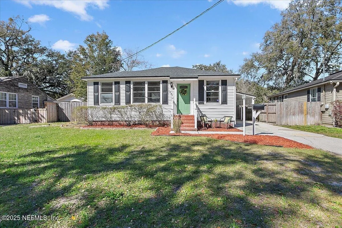 Photo of 1282 MACARTHUR Street