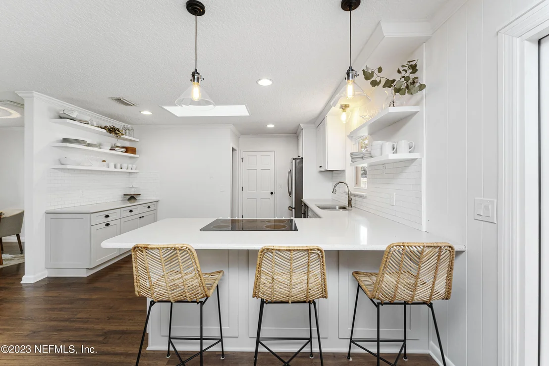 Photo of 35 DOLPHIN Boulevard
