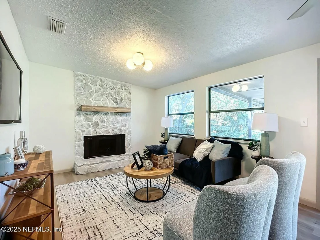 Photo of 7446 SPINOLA Road