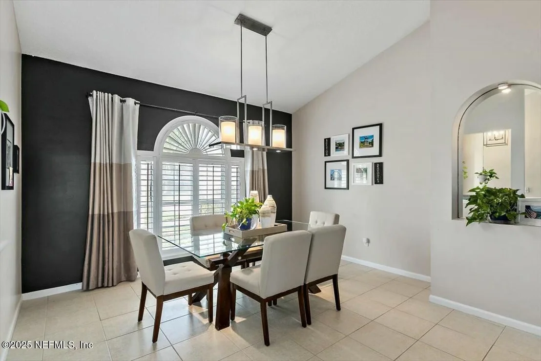 Photo of 1563 LAKE BEND Place