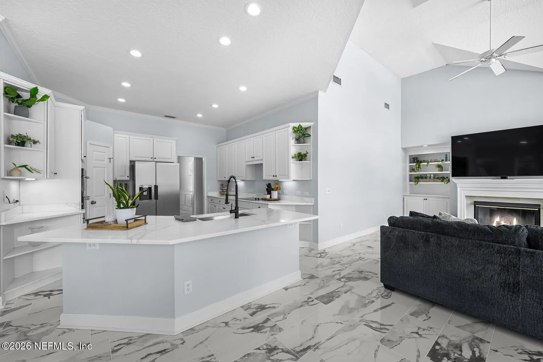 Photo of 12548 HIGHVIEW Drive