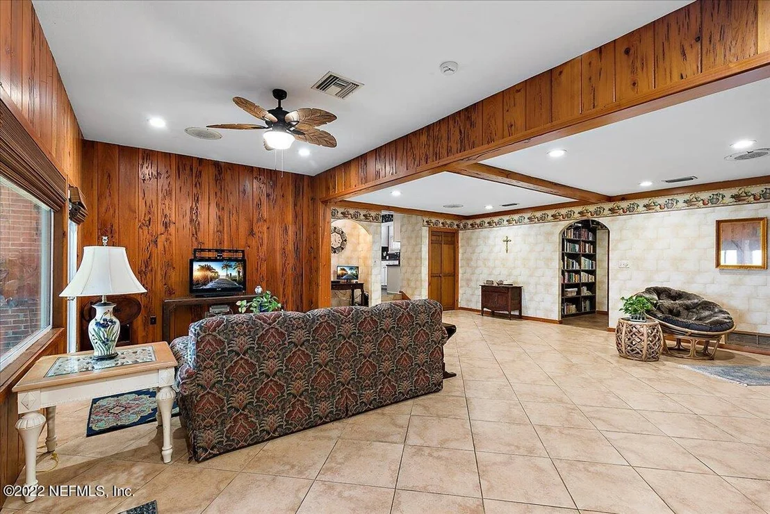 Photo of 1348 BAYLOR Lane