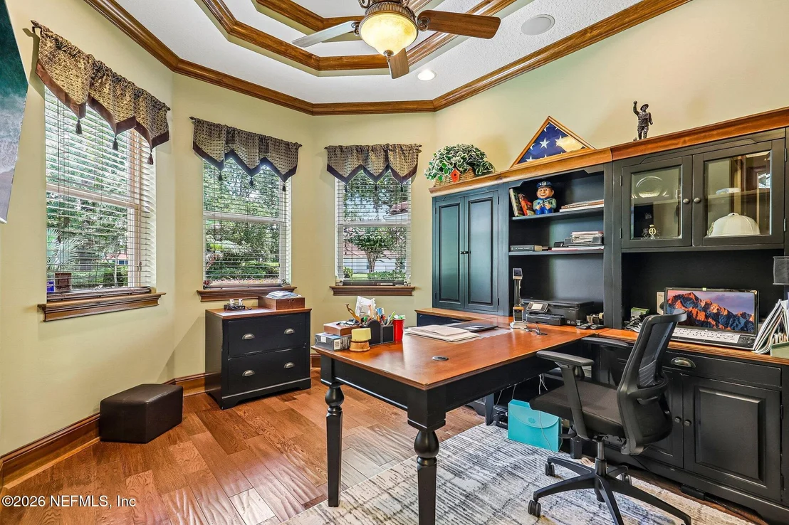 Photo of 4002 LA VISTA Circle