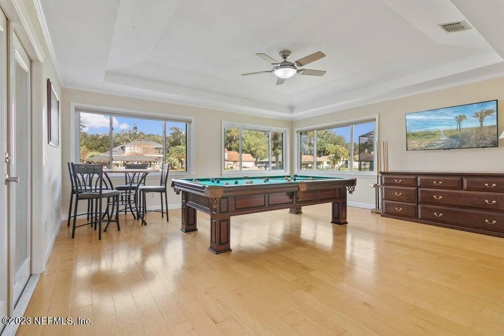 Photo of 241 OAK Drive S