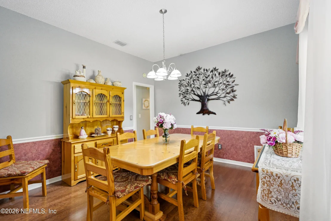 Photo of 752 CAMERON Drive