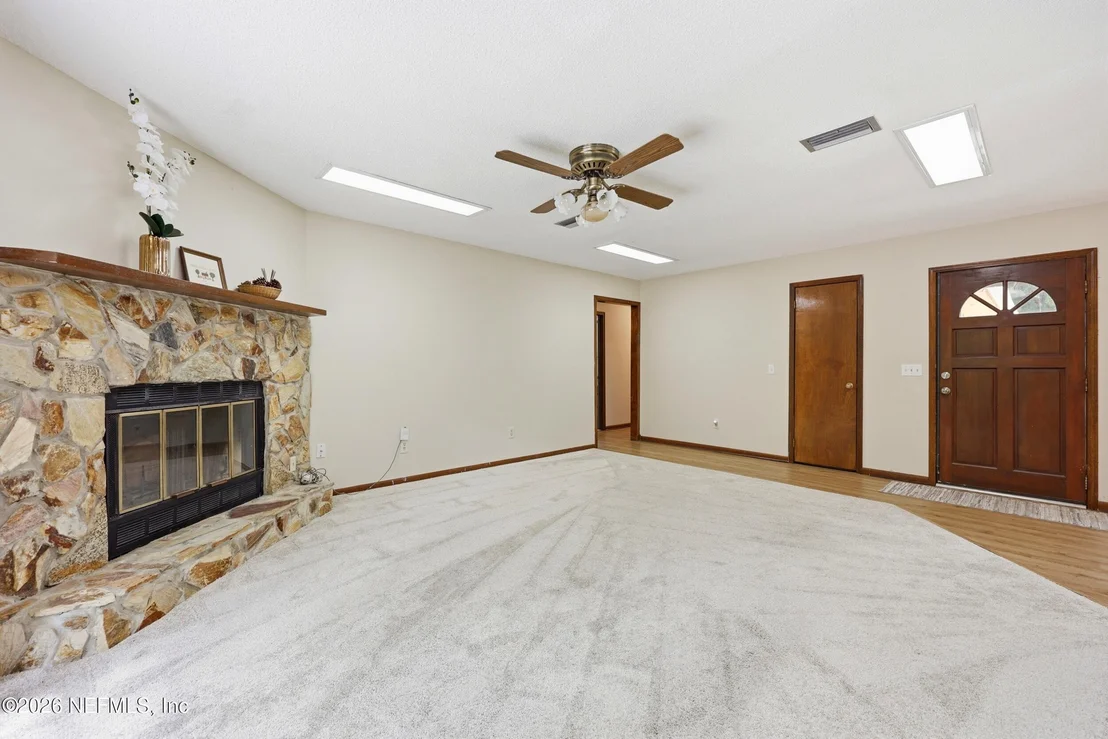 Photo of 1733 HEREFORD Road
