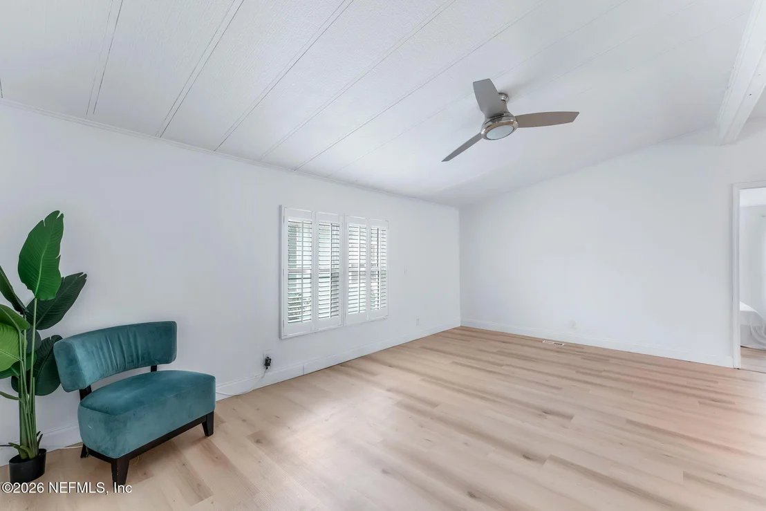 Photo of 264 SEABREEZE Drive