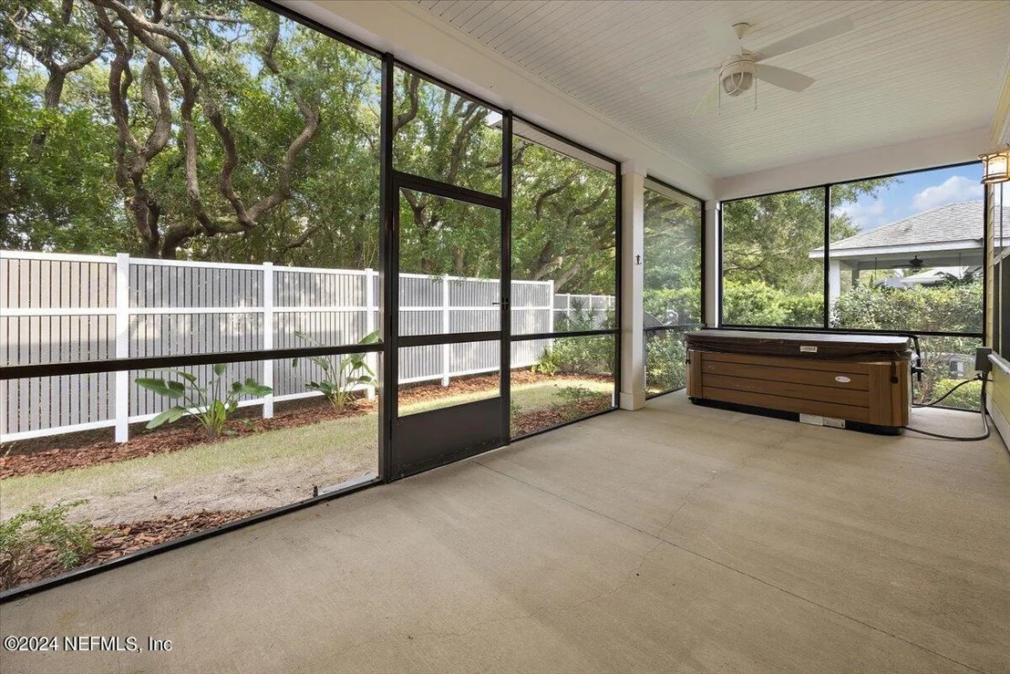 Photo of 92 OCEANVIEW Drive