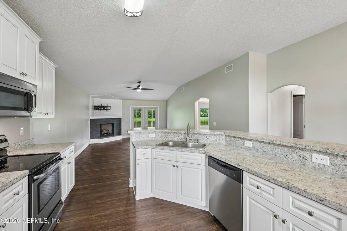 Photo of 51065 BLOOMINGTON Way