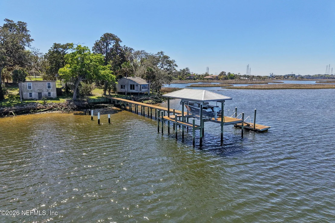 Photo of Unit 17 at 5577 HECKSCHER Drive