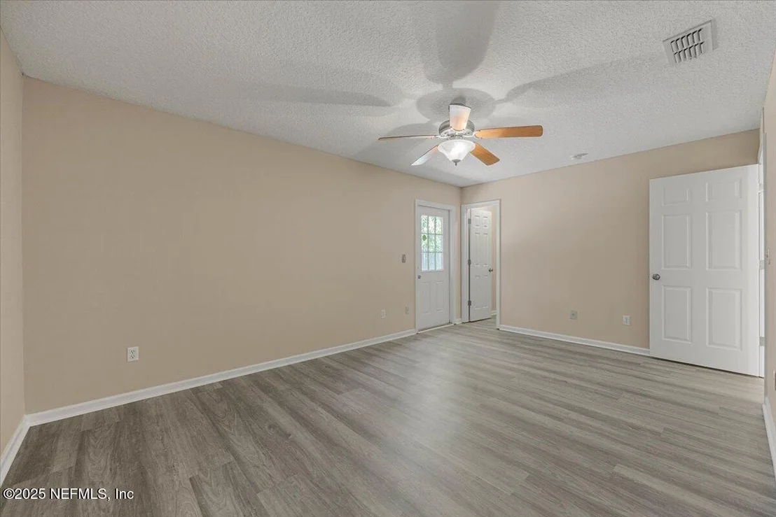 Photo of 4527 CLAIRMONT Road