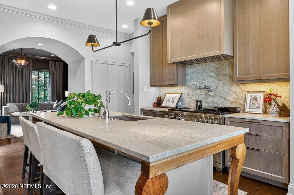 Photo of 4626 RIVER POINT Road W