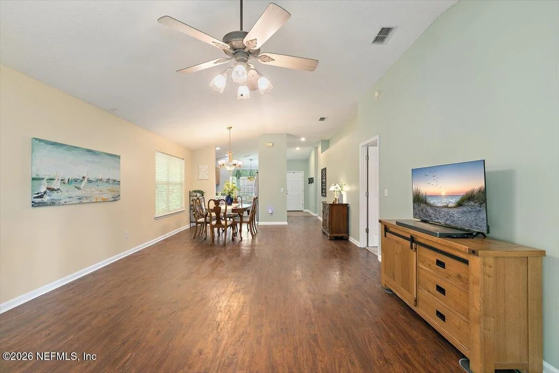 Photo of 952 BUTTERCUP Drive