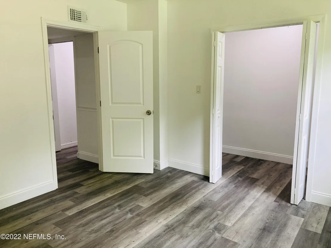 Photo of 5537 ALPHA Avenue
