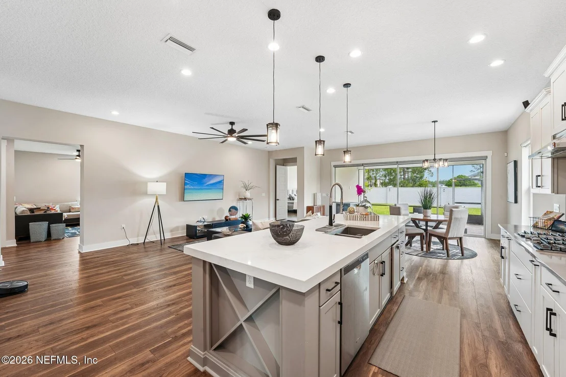 Photo of 10223 SILVERBROOK Trail