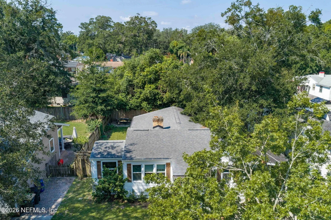 Photo of 1532 CHARON Road