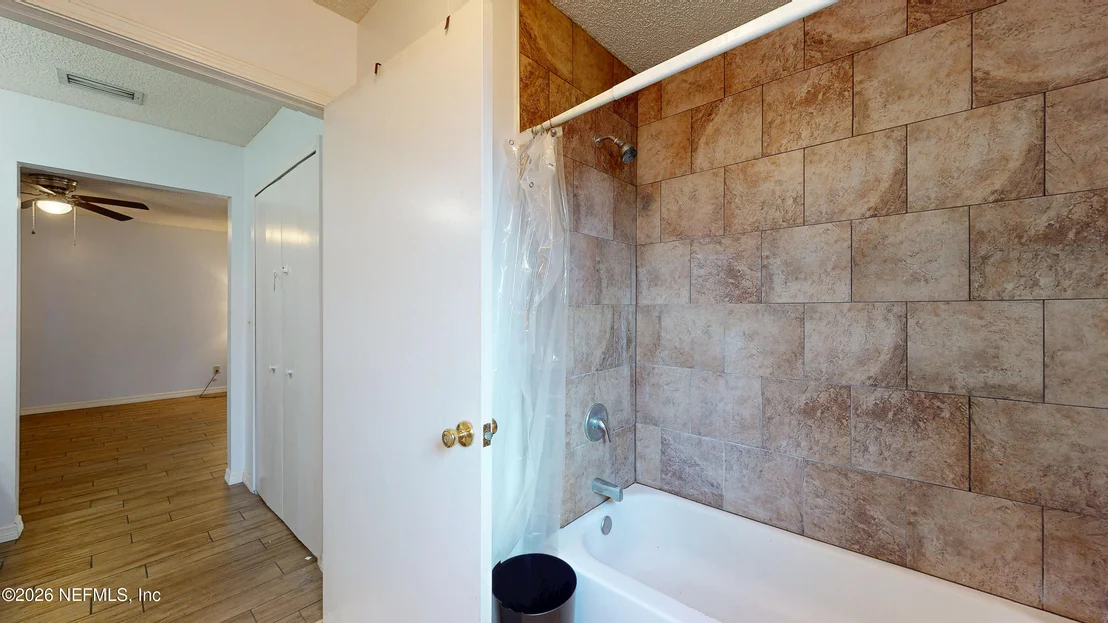 Photo of 877 JACKSON Road