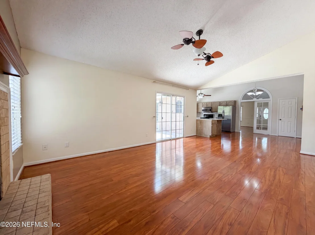 Photo of 1154 LINWOOD Loop