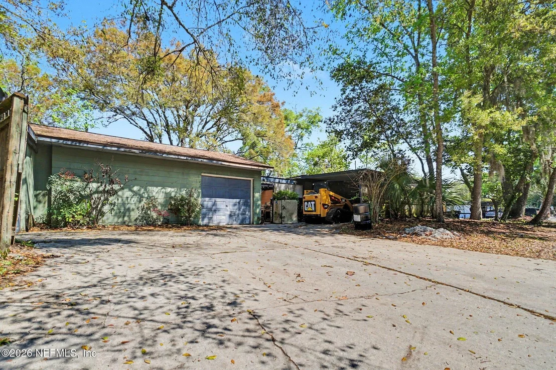 Photo of 1826 LEON Road