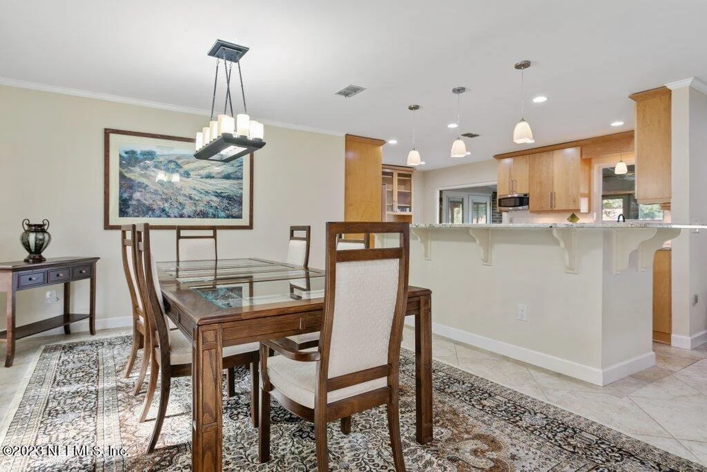 Photo of 241 OAK Drive S