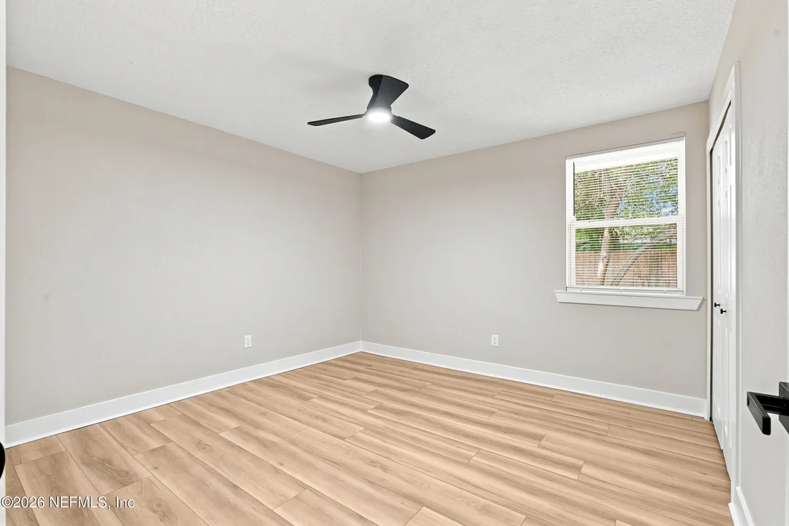 Photo of 5331 N NORTH RIVER Road