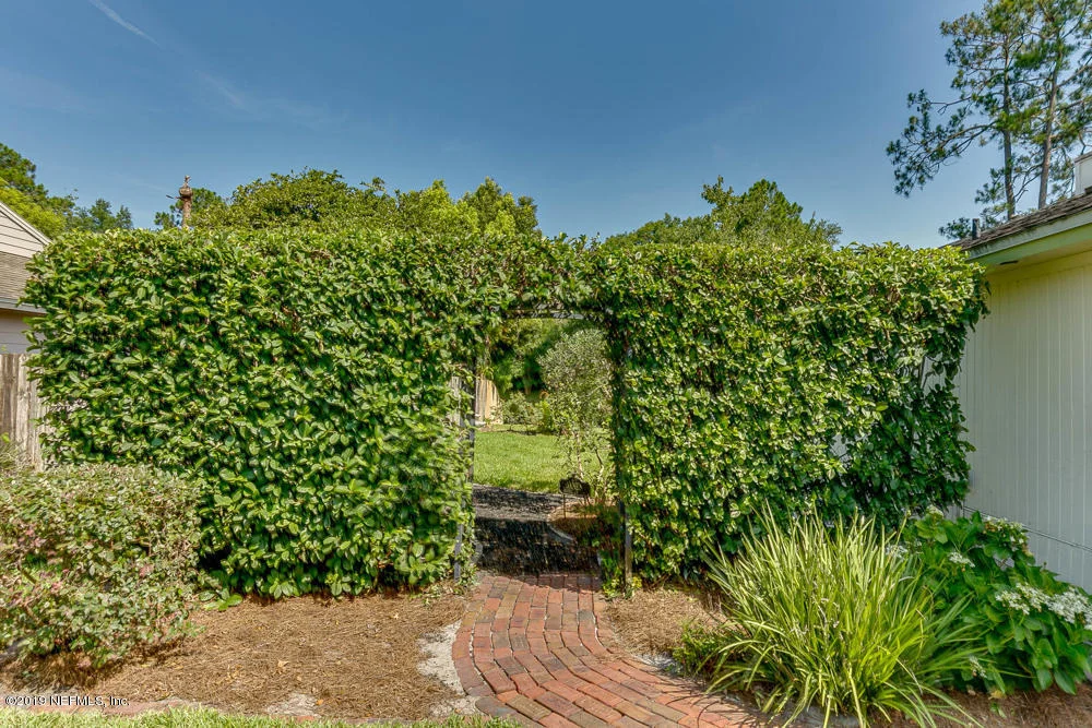 Photo of 12349 LEAFY TREE Lane