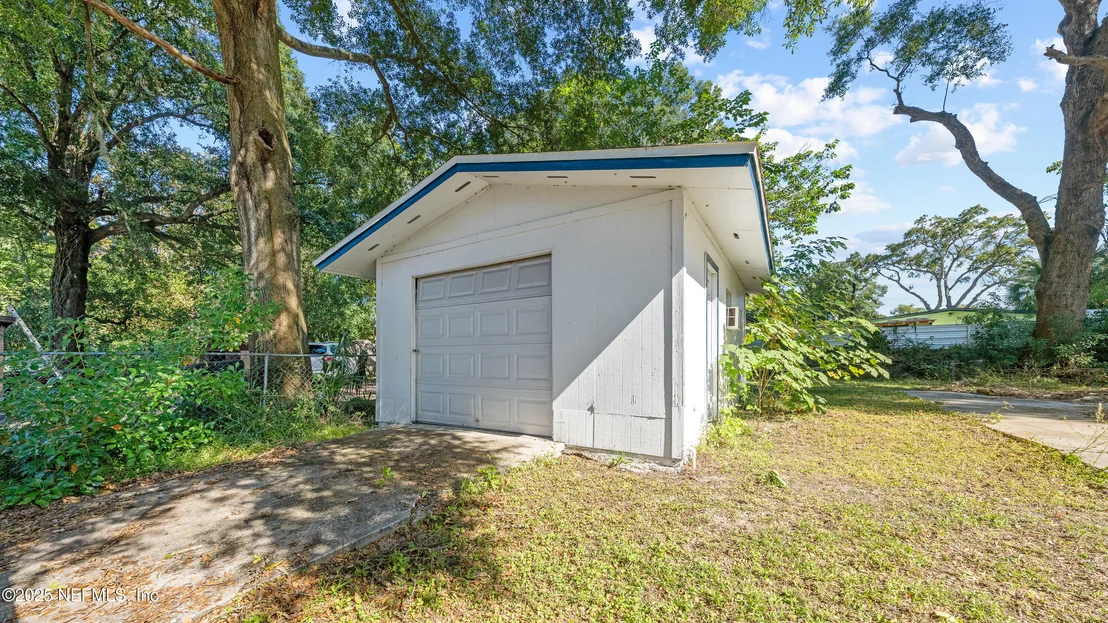 Photo of 1425 DOMAS Drive
