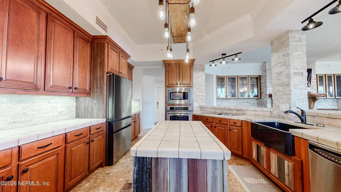 Photo of Unit 303 at 115 SUNSET HARBOR Way