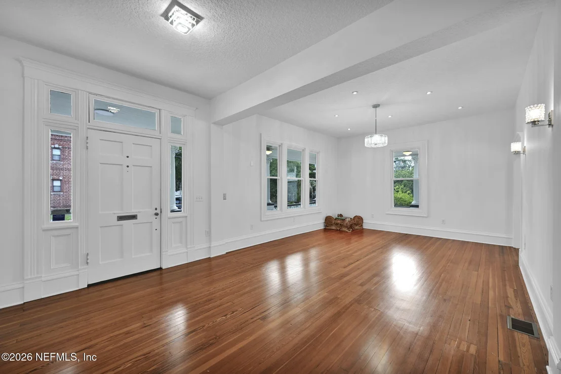 Photo of 3002 RIVERSIDE Avenue
