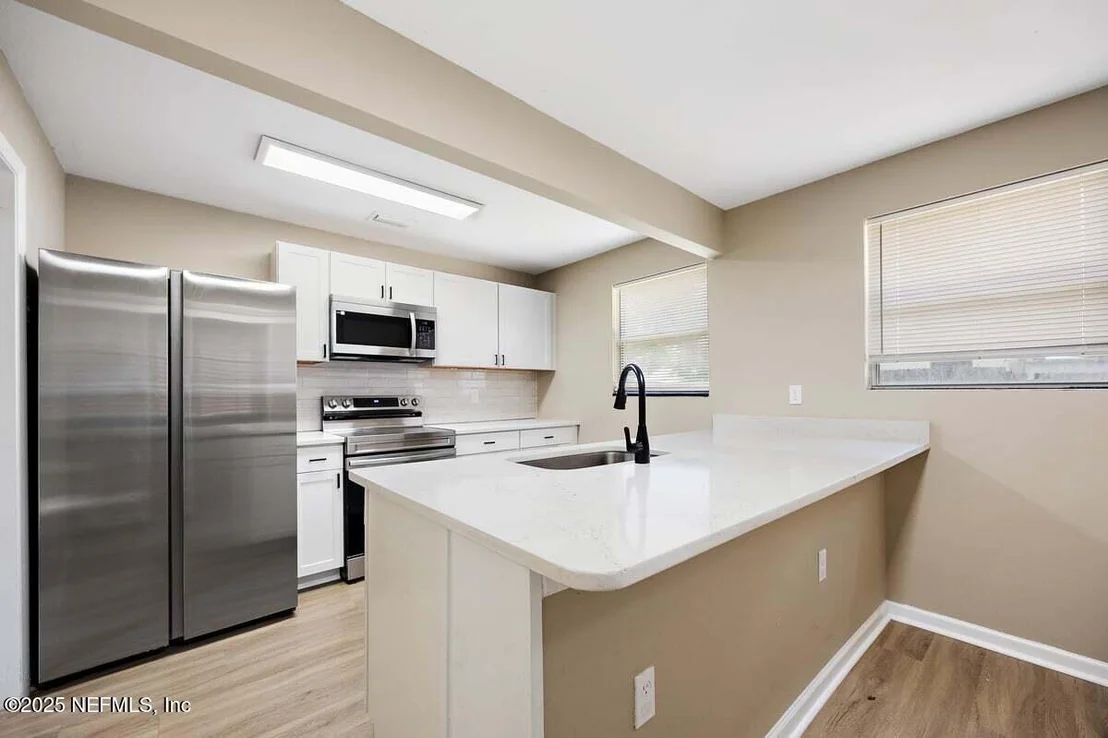 Photo of 252 SPRING FOREST Avenue
