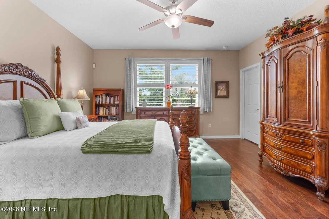 Photo of 216 DEERFIELD GLEN Drive