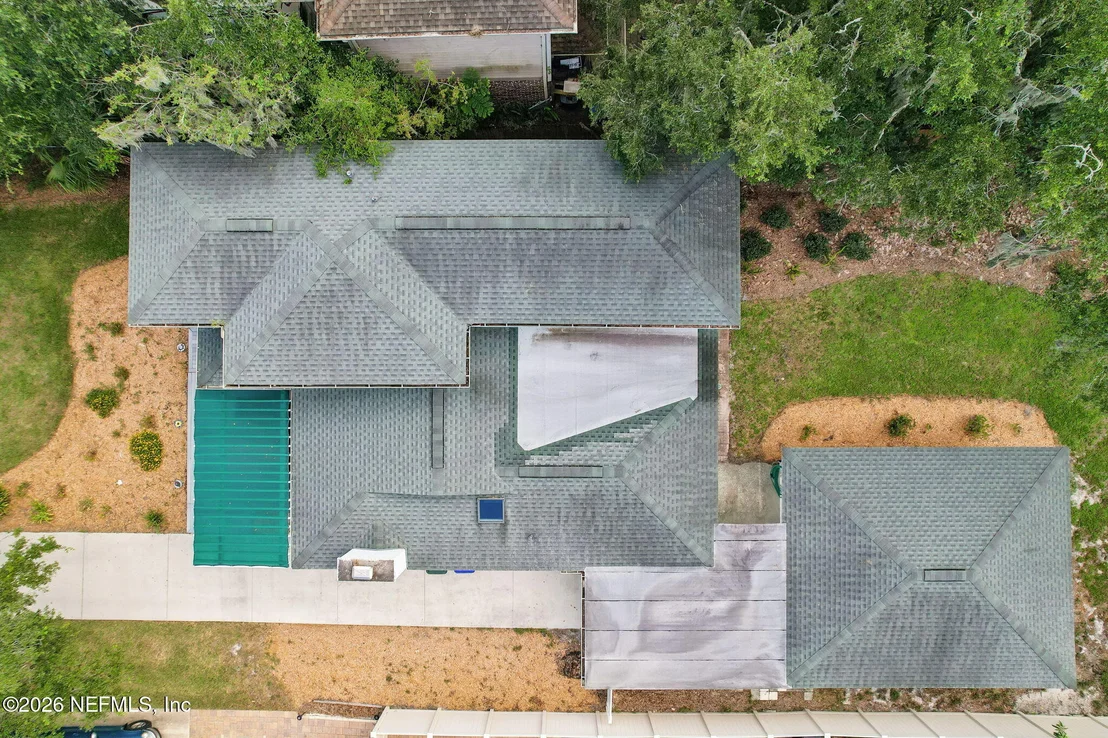 Photo of 930 RIVER Road