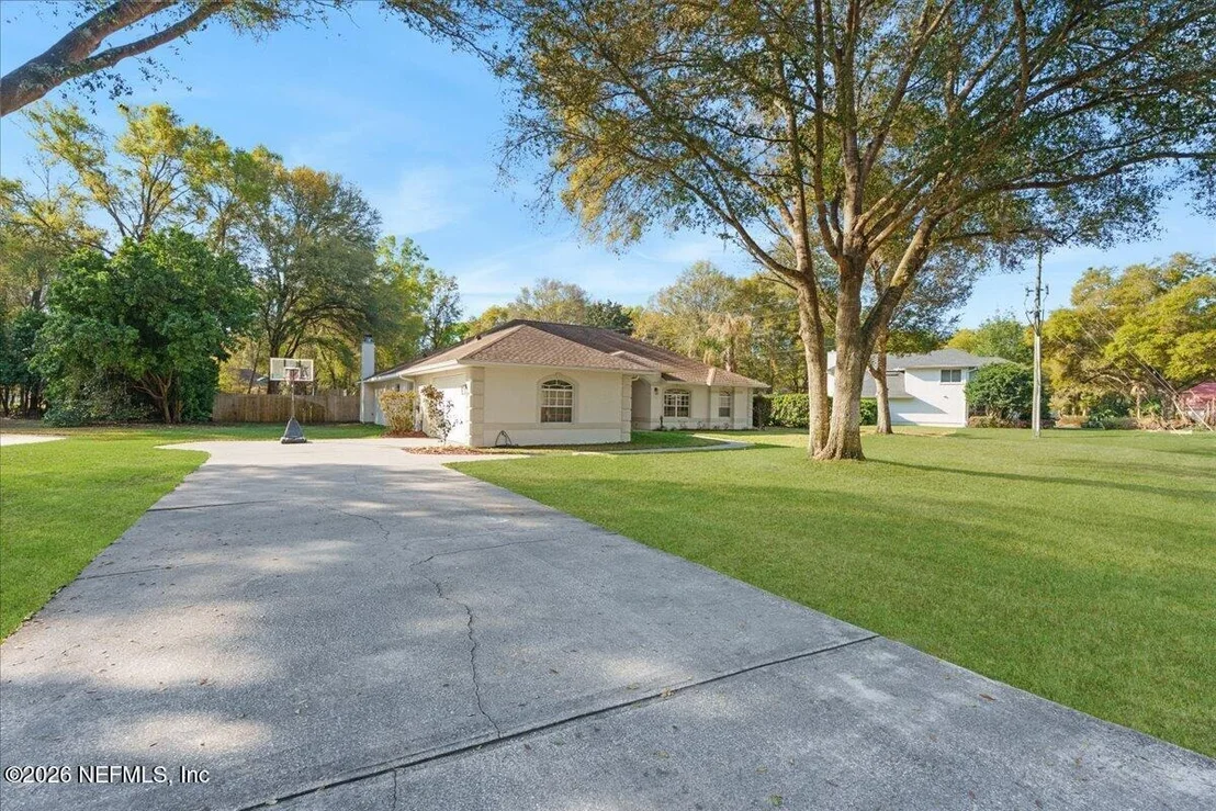 Photo of 735 CHARMWOOD Drive