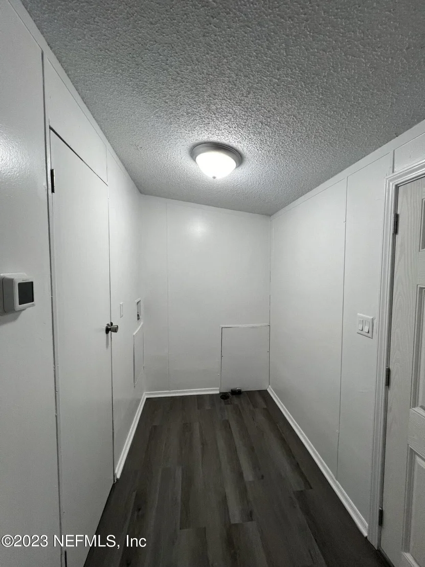Photo of 9015 CIRCLE G Lane