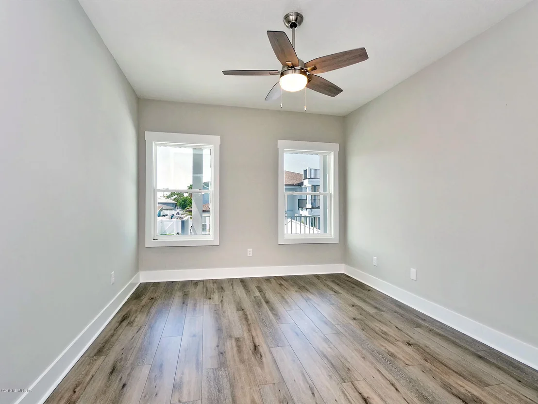 Photo of 232 DAVIS Street