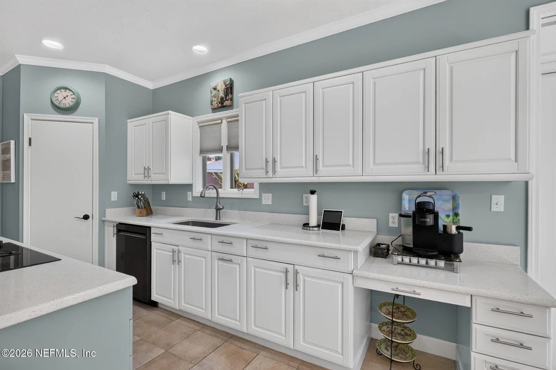 Photo of 2206 LAUGHING GULL Circle