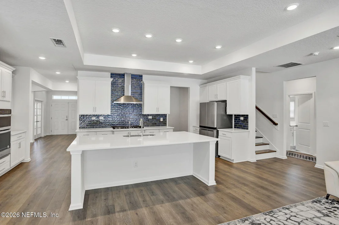 Photo of 25 SILVER LILY Way