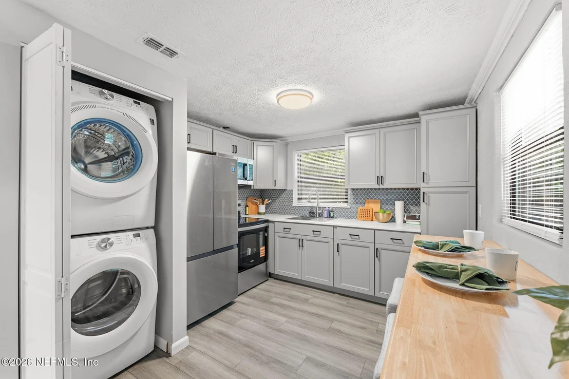 Photo of 10516 ITHACA Drive